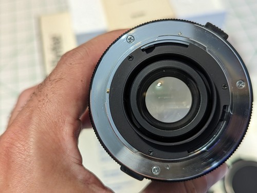 Vivitar 135 mm 1:2.8 Auto Telephoto Lens Japan & 55 Skylight 1A Olympus Mount - Picture 7 of 13