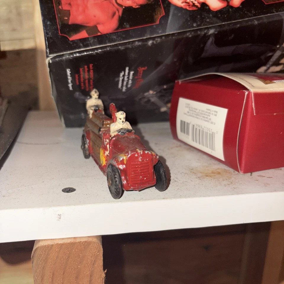 Caminhão de bombeiros vintage Barclay Ladder da década de 1930/truque de brinquedo antigo - Imagem 2 de 4