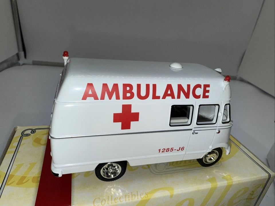 MATCHBOX YYM38062 1959 MERCEDES BENZ AMBULANCE NO COA NIB 1/64 LQQK - Image 2 of 4