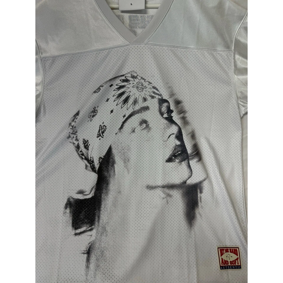 Camiseta Billie Eilish Blanca Billie Bandana Talla Grande Hit Me Hard And Soft Tour Foto 4 de 4