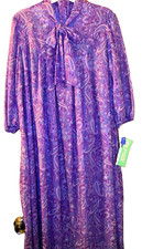 NEW Women’s Dress ¾ Sleeve Size 16.1/2 Purple Multicolor Paisley Print – N530