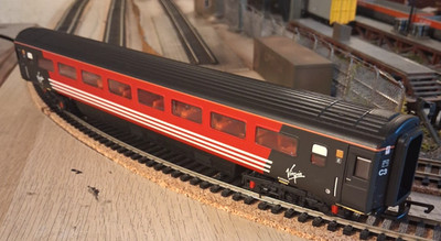 Hornby Virgin Mk3 Standard Class Open Coach E - No.42080 - OO Gauge - Unboxed
