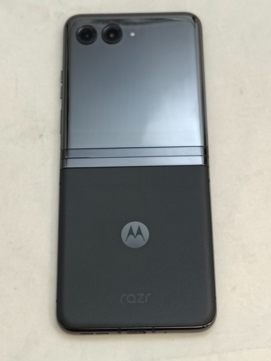 Motorola Razr 40 Ultra | 256GB | Spectrum Locked | Black