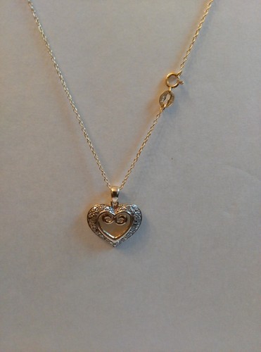 Lovely Diamond .13ctw 18k Yellow Gold Over Sterling Silver Heart Necklace - Afbeelding 3 van 4