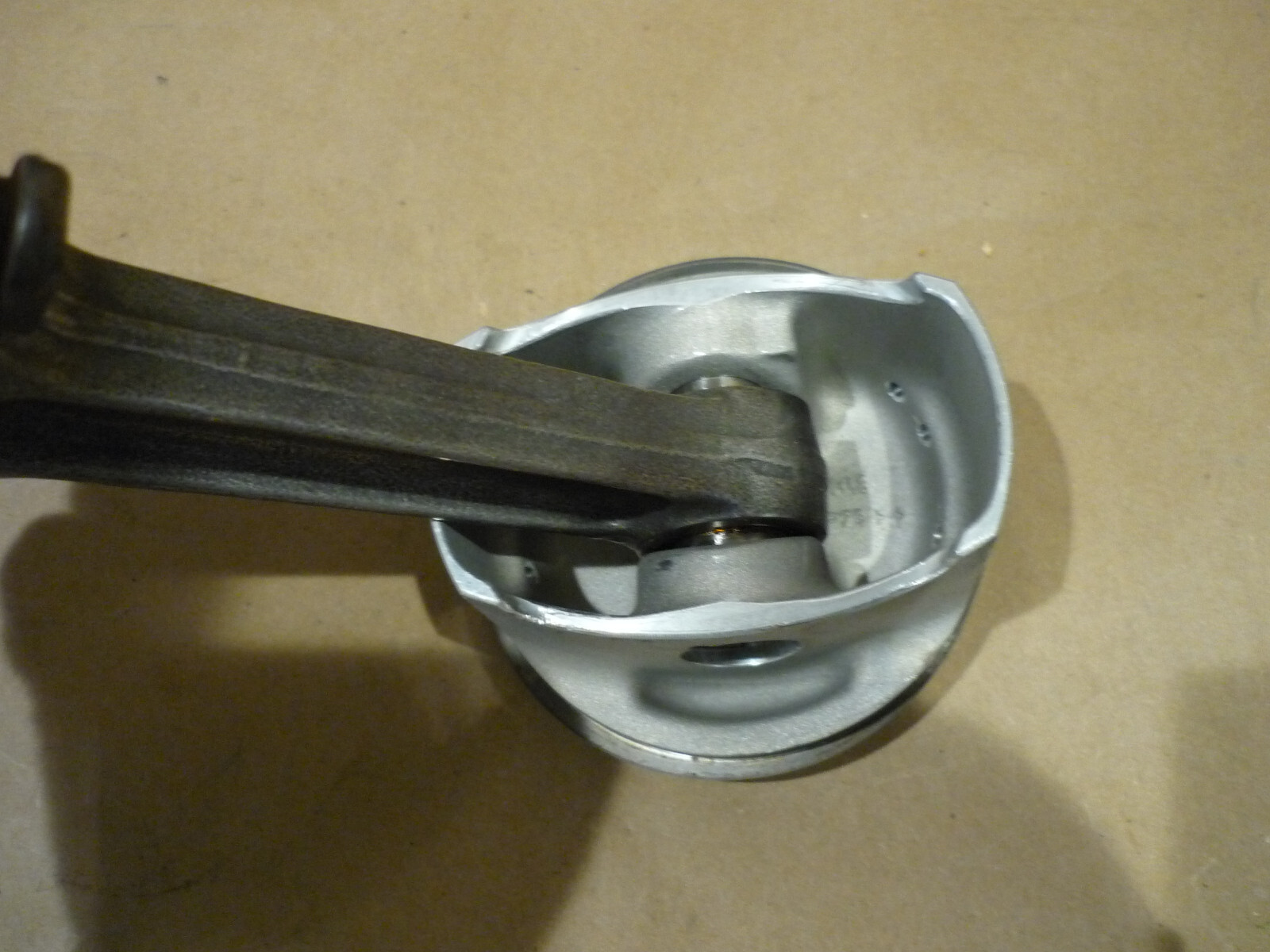 Ferrari 348, Mondial t -  Piston & Con Rod   P/N 137980 - 109738