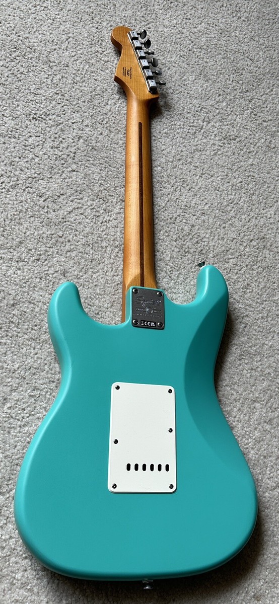 2022 Squier by Fender® 40th Anniversary Stratocaster Satin 2022 Squier by Fender® 40th Anniversary Stratocaster Satin