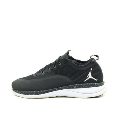 Jordan Herren Trainer Essential Sneaker Schwarz Weiß Low-Top Atmungsaktiv EU 44
