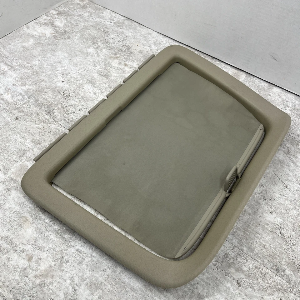 Jeep Commander 2006-2010 techo corredizo trasero izquierdo pantalla 1DD73BD1AA bronceado OEM Foto 2 de 4