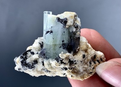 Aquamarine Crystal Bunch From Pakistan 130 Carat s 29x46x27 mm