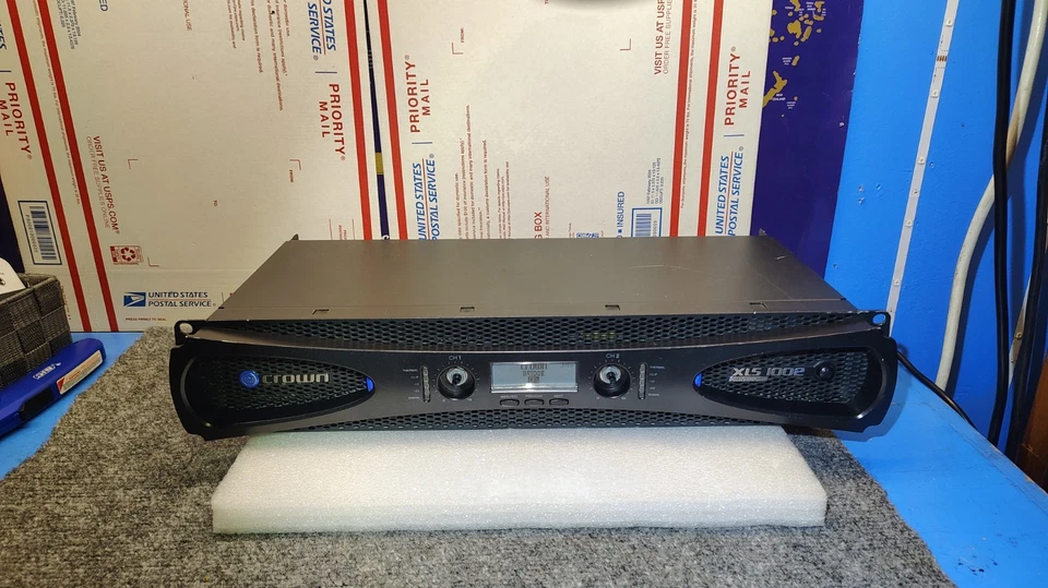 Amplificador de Potencia Estéreo Crown XLS 1002 Drive Core Dos Canales - Lote de Dos Foto 2 de 4