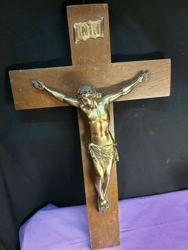 Cruz de pared madera Jesús en la cruz CRUCIFIJO latón cruz croix 50cm alto x 29cm  - Imagen 1 de 10