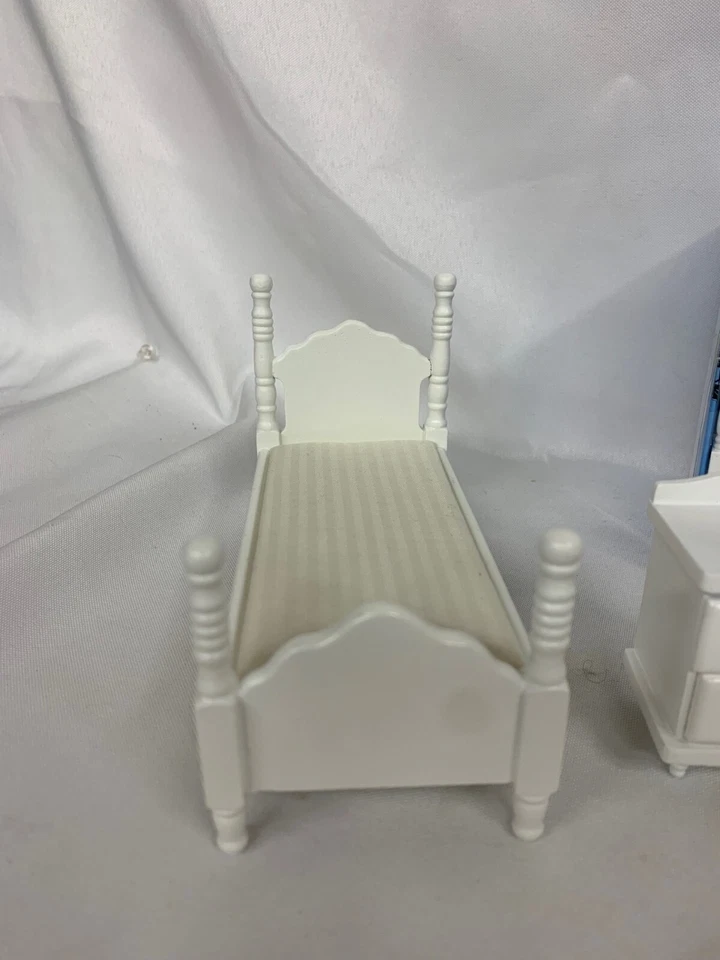 Vintage Miniatures 6 Piece White Childs Room Furniture Set 1:12 - Image 3 of 4