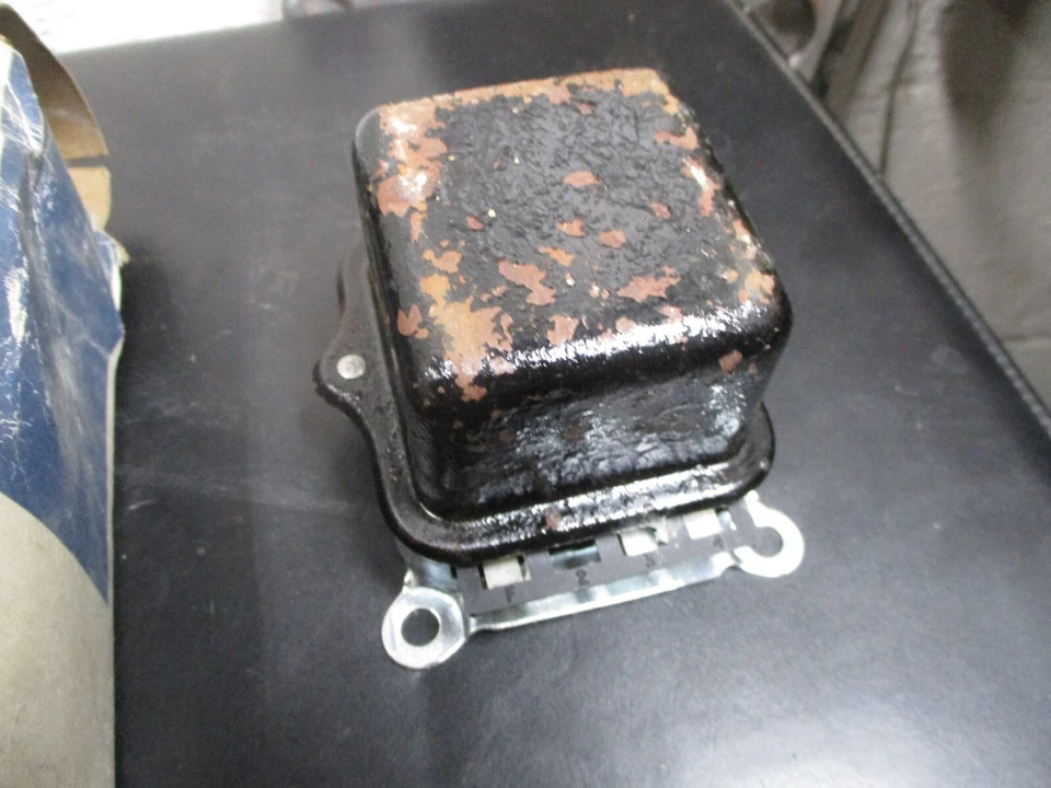 NEW 1963-1968 PONTIAC 1963 TEMPEST VOLTAGE REGULATOR NORS USA MADE - Image 3 of 4