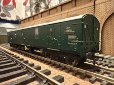Bachmann 39-273 (OO) BR, MK1 GUV No.S86724 in BR Southern Region Green.