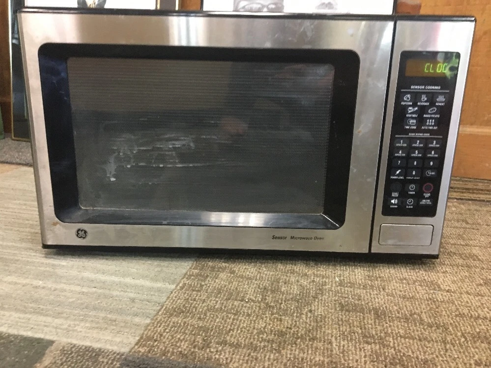 GE 1.6 CU. FT. CAPACITY COUNTERTOP MICROWAVE OVEN