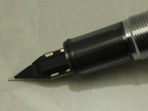 PLATINUM FP PROCYON PNS-5000 Porcelain white Fine-nib with Converter - Picture 6 of 8
