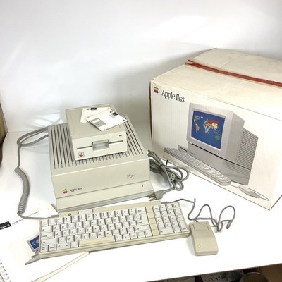Apple IIGS Woz Limited Edition ROM 01 1.25MB RAM + Box 5.25 Drive Keyboard Mouse