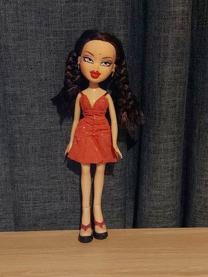 BRATZ MGA Phoebe Red Hair Pigtails 2001 Pink Dress Black Shoes