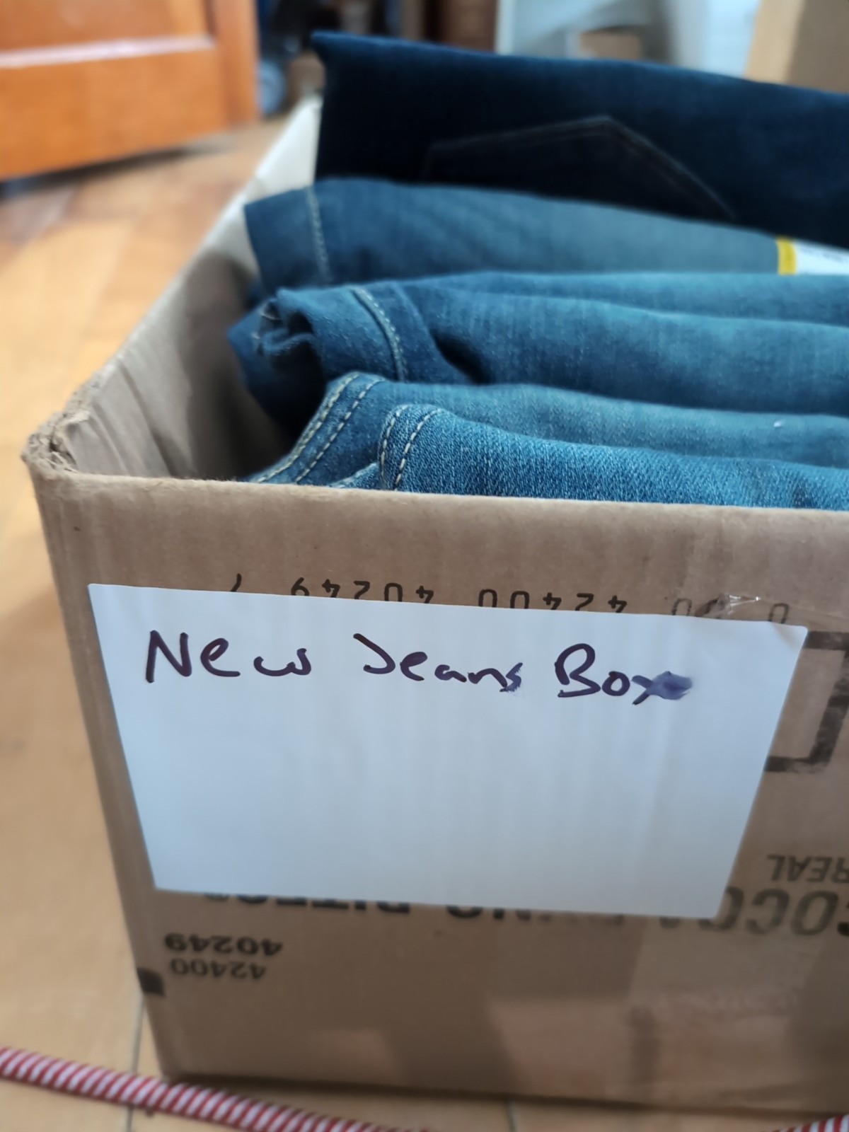 Signature by Levi Strauss Women's Mid Rise Straight Leg 4M Stretch Denim Jeans  thumbnail 13