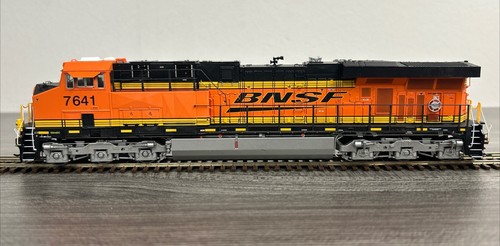 Athearn Genesis HO ATHG83034 ES44DC Diesel Locomotive BNSF #7641 Pre-Owned/LN