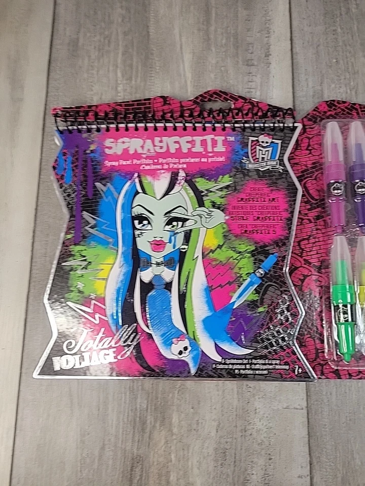 Brand New Old Stock Monster High RARE Sprayffiti Set - Monster High Art Set - Image 2 of 4