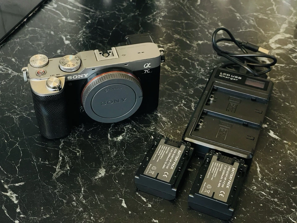 Sony Alpha a7C 24,2MP nur 12.800 Auslösungen Spiegellose Systemkamera - Silber 