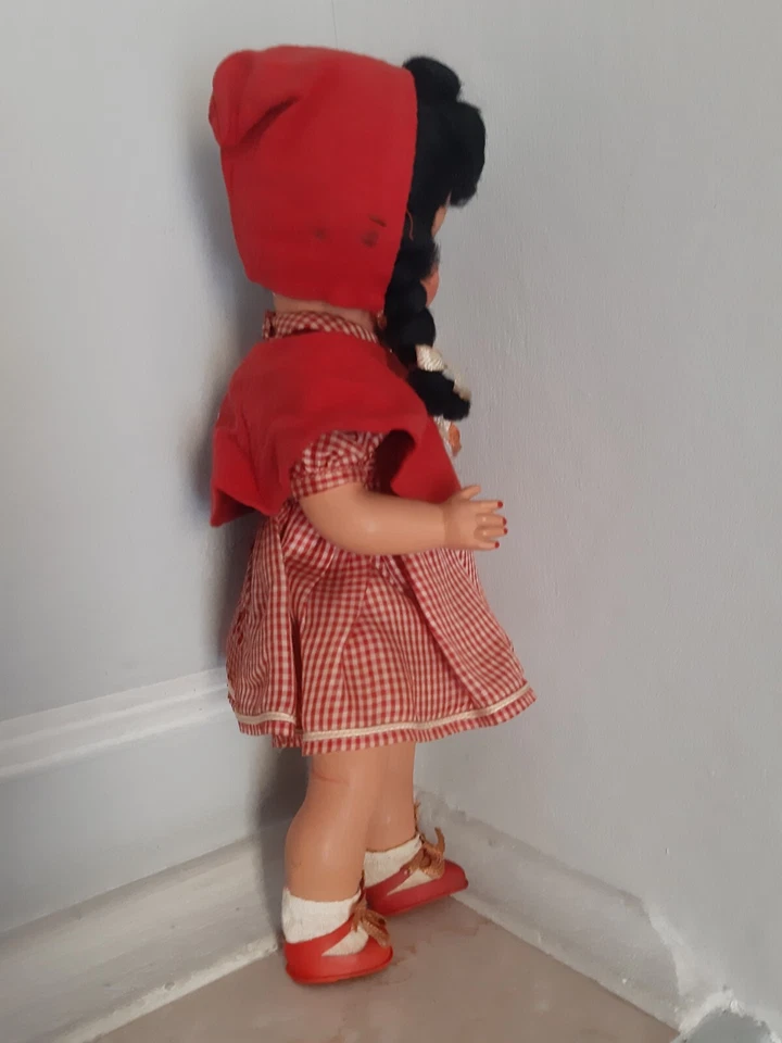 BAMBOLA ATHENA CAPPUCCETTO ROSSO 32 CM - ANNI 40/50 - Immagine 2 di 4