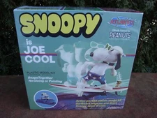Peanuts Snoopy is Joe Cool Snap Together Model Kit by Atlantis #M7502 NEW
