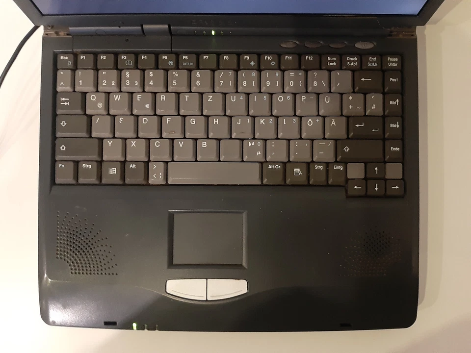 Tronic 5 Yakumo 2700C Vintage Notebook 13,3"  ( 715 ) - Bild 3 von 4