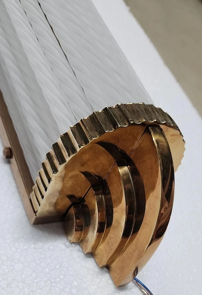 Luminária de parede vintage art déco latão e vidro com nervuras haste navio - Imagem 4 de 4