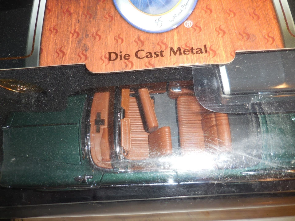 1961 Chrysler Imperial Crown 1:18 Scale - Image 2 of 2