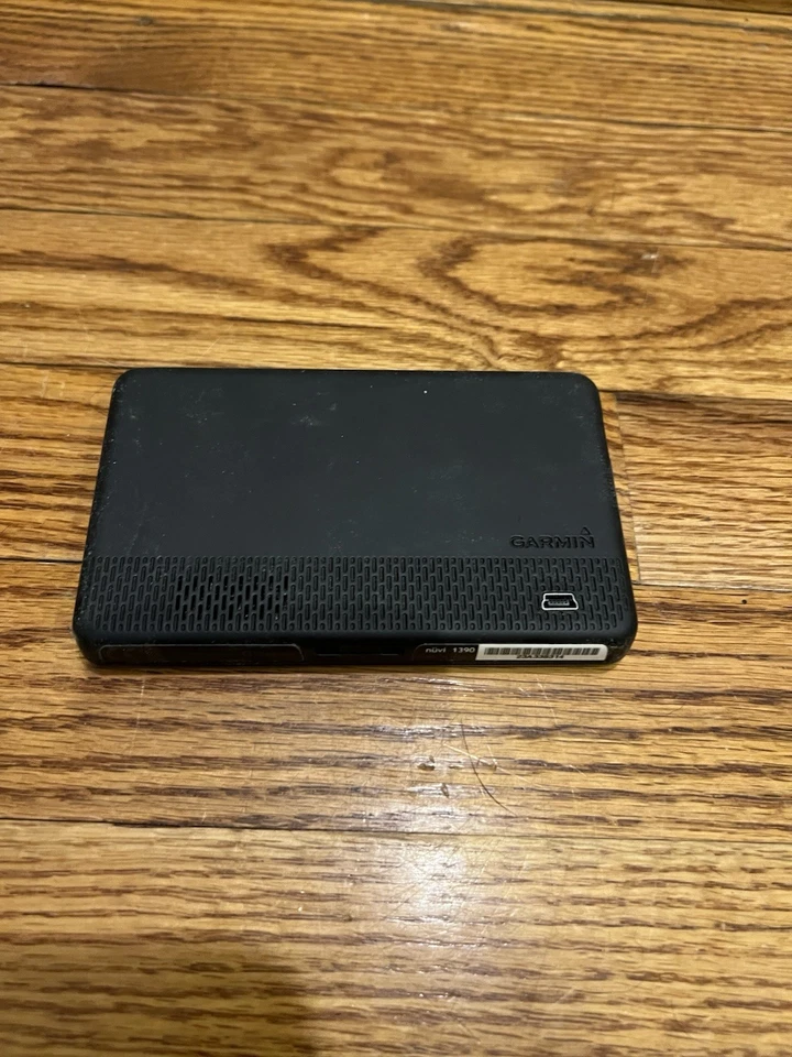 Garmin Nuvi 1390 Directions  With Power cord Car Attachment - Image 4 of 4