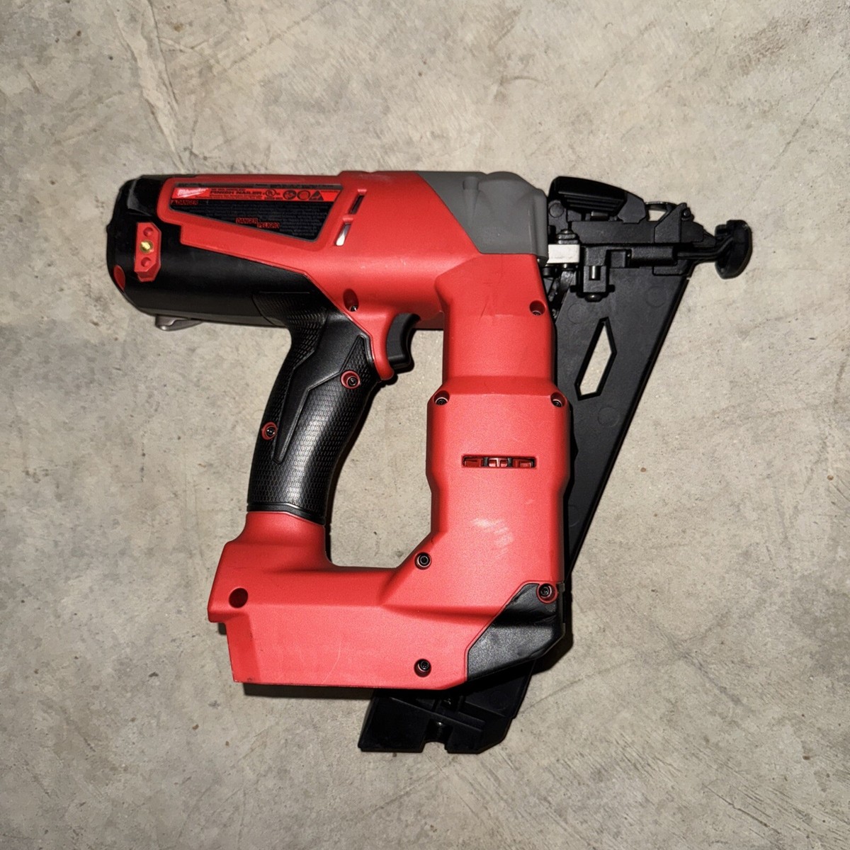 NEW Milwaukee 2742-20 M18 FUEL 16 Gauge Angled Finish Nailer