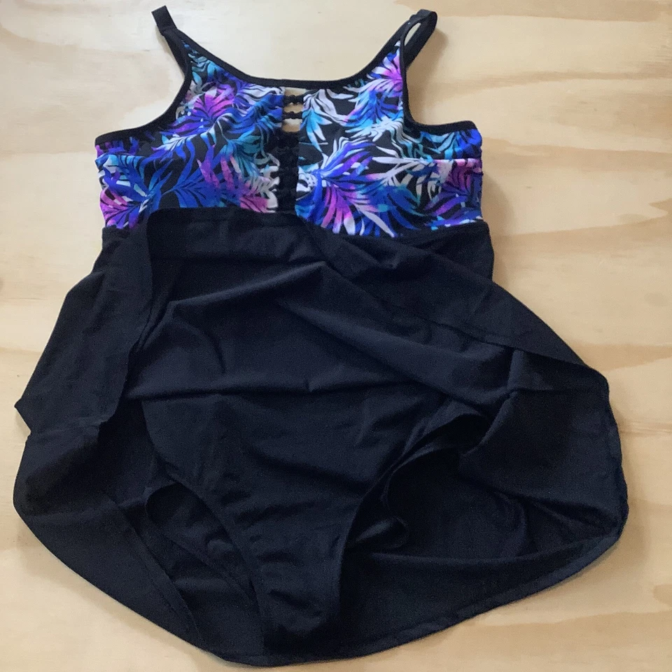 Trajes de baño para todas las tallas 22 hojas florales acolchado traje de baño de una pieza cuello hundido Foto 3 de 4