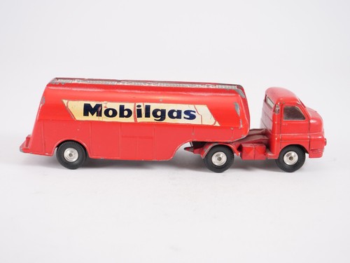 Corgi n° 1110 Big Bedford tractor unit MOBILGAS camion citerne - Picture 5 of 9