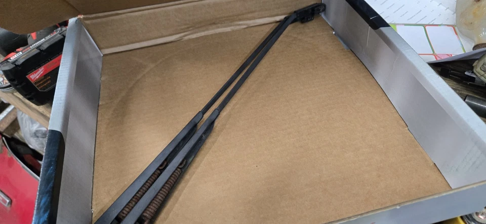 Brazos limpiaparabrisas Chevrolet GMC 84 carrocería cuadrada C10 K10 K5 izquierda derecha Foto 3 de 4