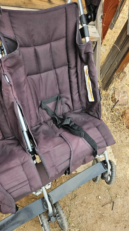 Cochecito Doble Paraguas Babies R Us Luz Compacto Plegable 2 Pasajeros Foto 3 de 4