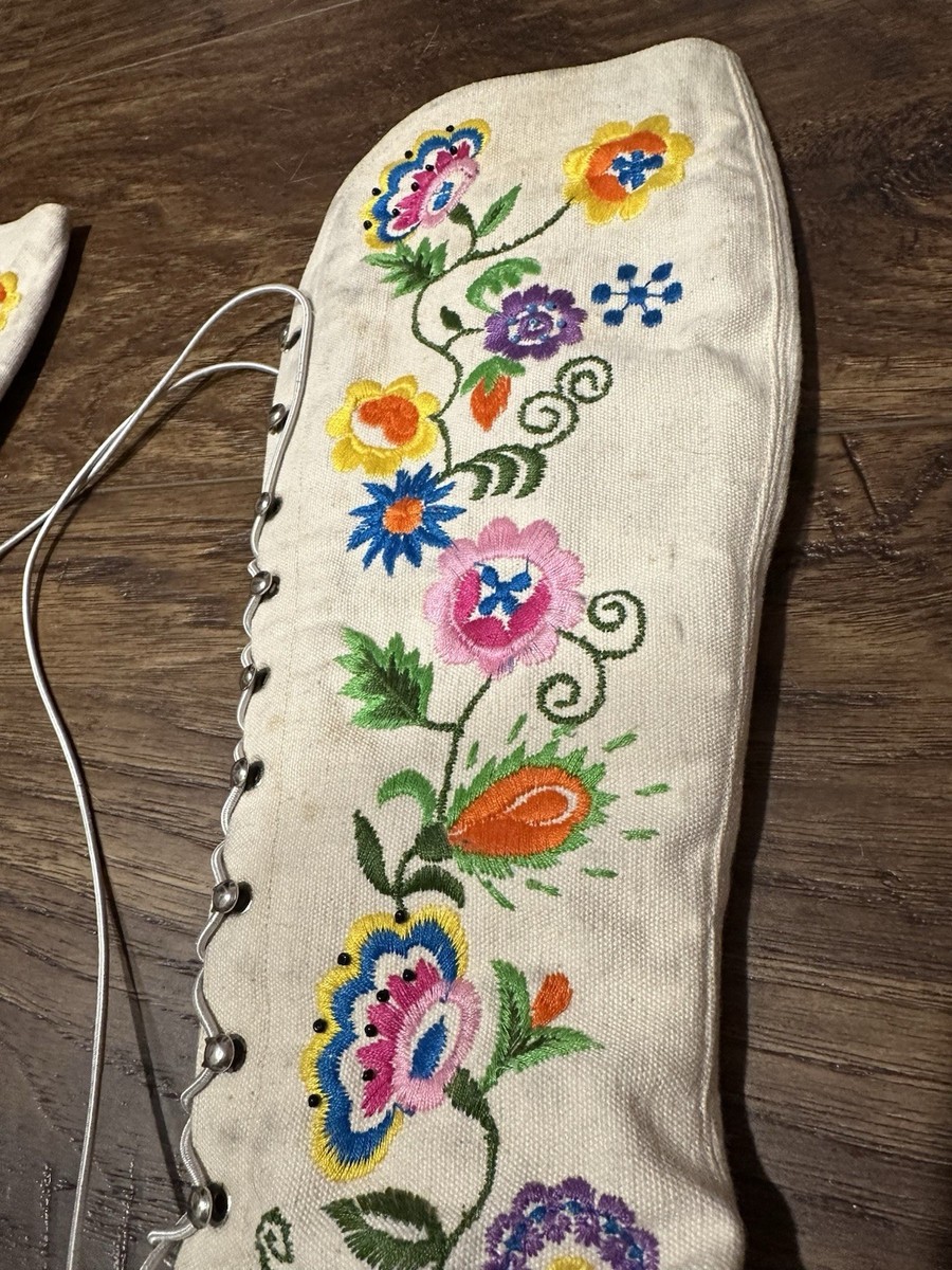 Vintage 1970s Jerry Edouard White Floral Beaded Embroidered Granny