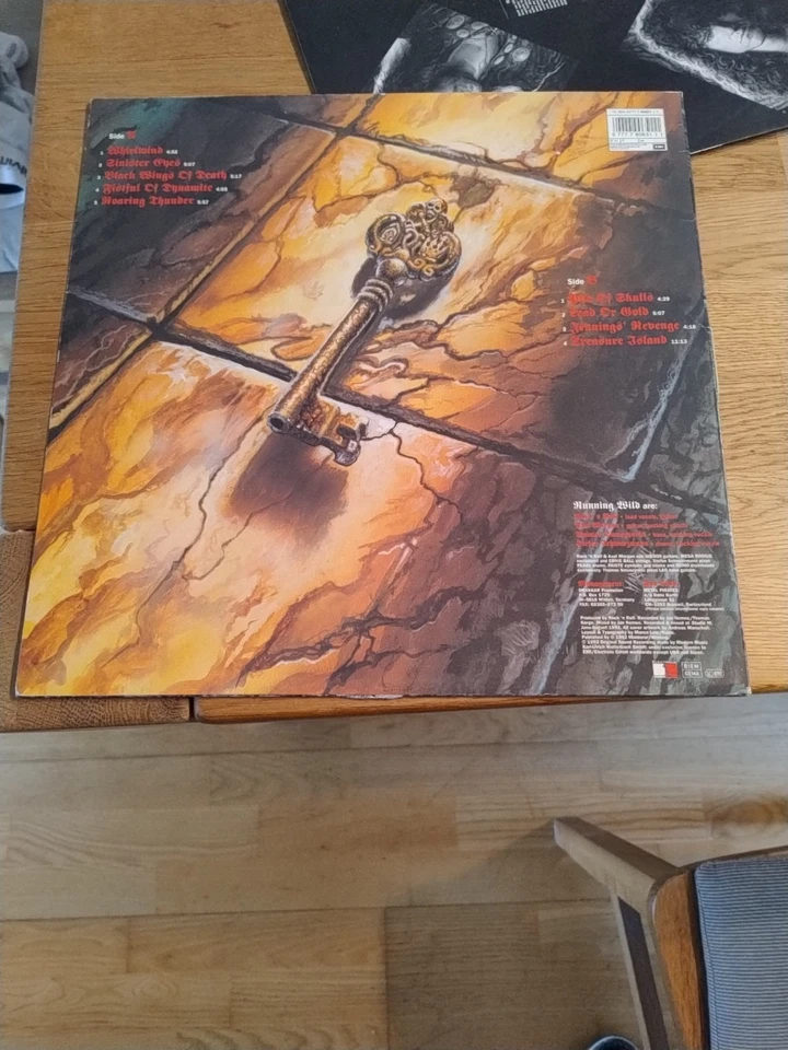 Running Wild Pile Of Skulls red label 1C 064-0777 VG++ Vinyl LP - Bild 4 von 4