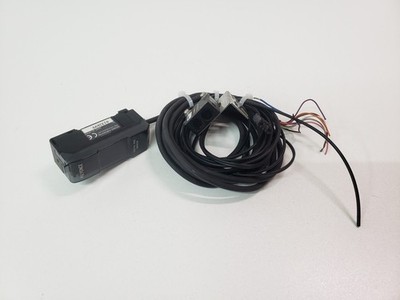Keyence CZ-V21AP Sensor w/ CZ-H35S