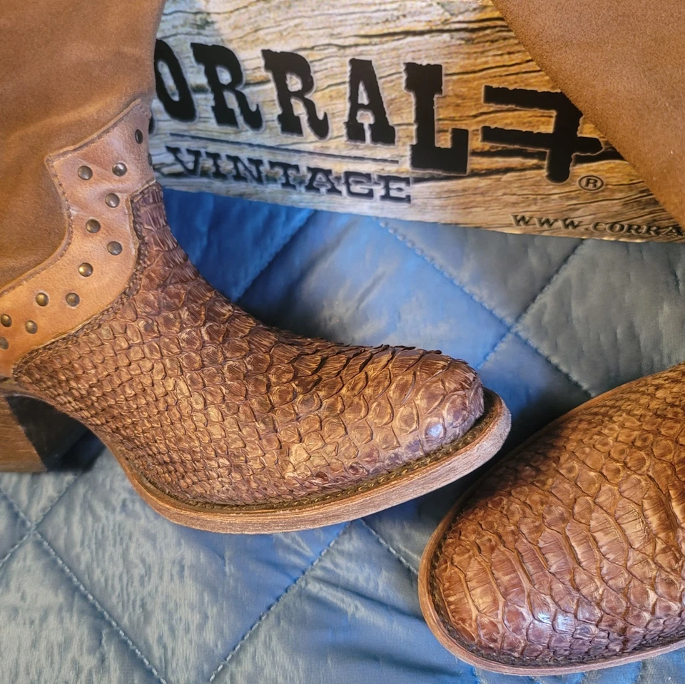 Botas femininas CORRAL VINTAGE exóticas Python, tamanho 7. Preço original US$ 409,99 - Imagem 4 de 4