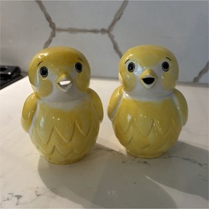 Vintage yellow ceramic bird cream and sugar set from anthropology 