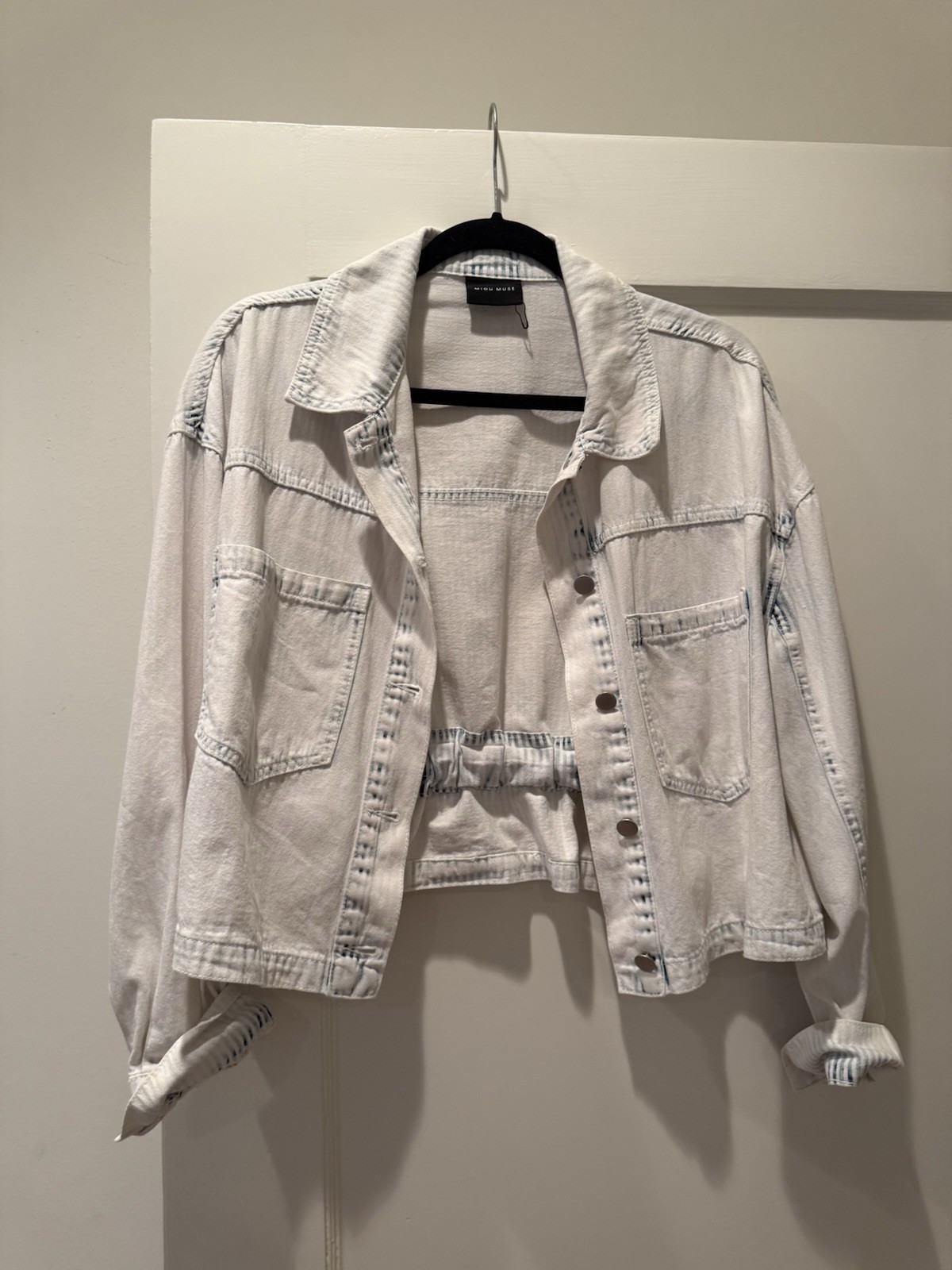 Women’s White adjustable cinched Jean Jacket  Relaxed M