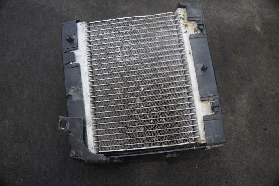 Front Right Remote Auxiliary Radiator Air Duct 0995003203 Mercedes S600 W222 - Image 4 of 4