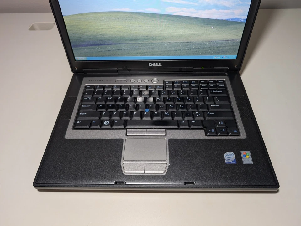 15.4″ Dell Latitude D830 — Core 2 Duo T7250 • 4GB RAM • 1TB HDD • DVD, XP 32-Bit - Image 4 of 4