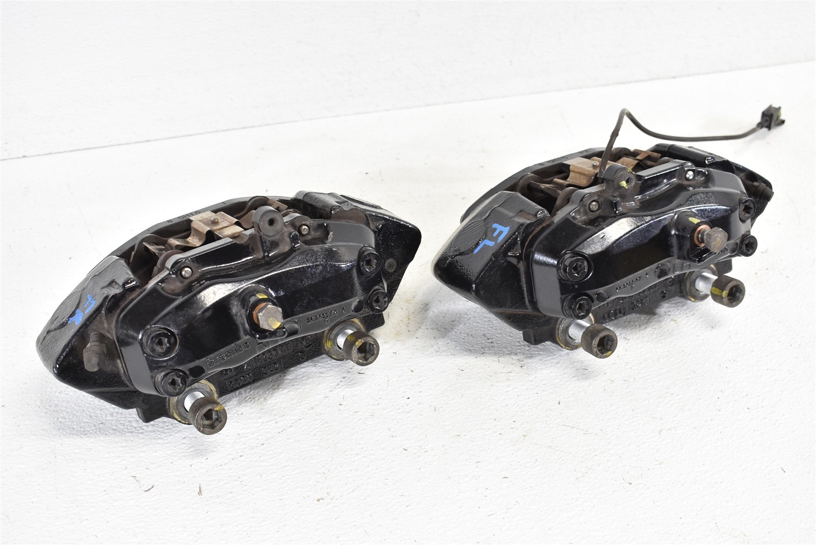 2003-2012 Maserati Quattroporte S Frotn Brake Calipers Caliper Set 03-12