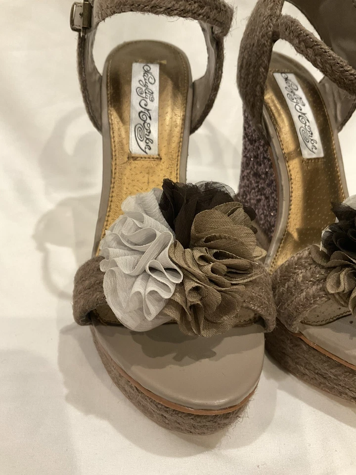 Zapatos Naughty Monkey NMW 1339-277 Brillo Punta Abierta Cuñas Talla 7 Color Marrón Tostado. Foto 2 de 4