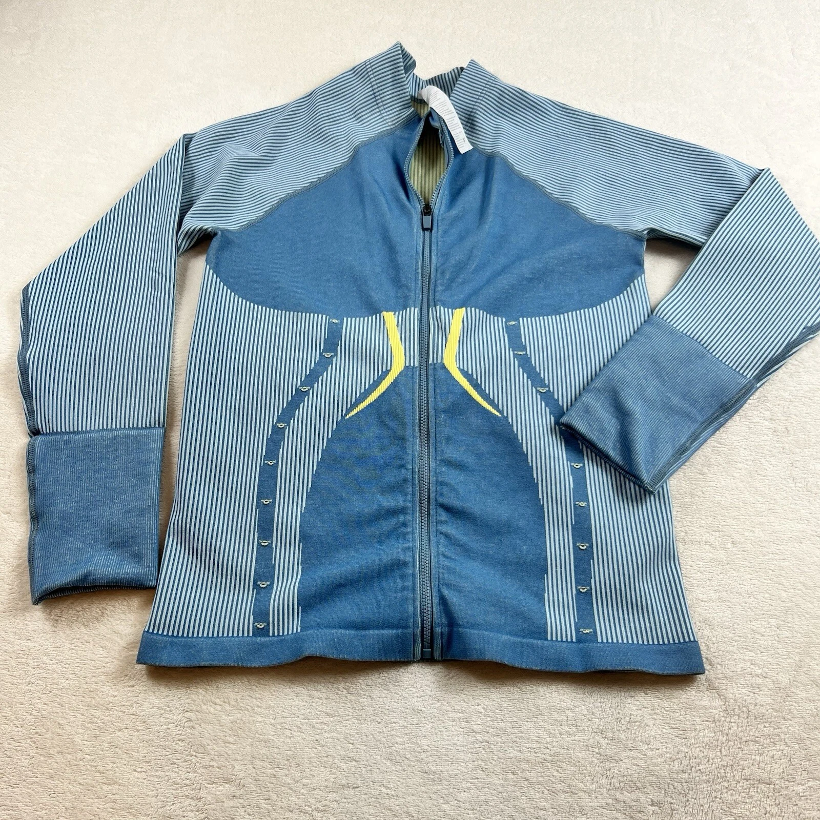 fabletics seamless fitted zippered sculpknit sports bra jacket
