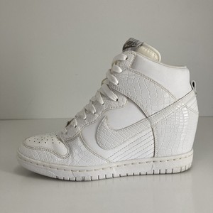 nike dunk sky hi white