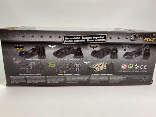 Jada Batman And Batmobile Dc Comics Diecast and Batman figure NIB - Picture 8 of 11